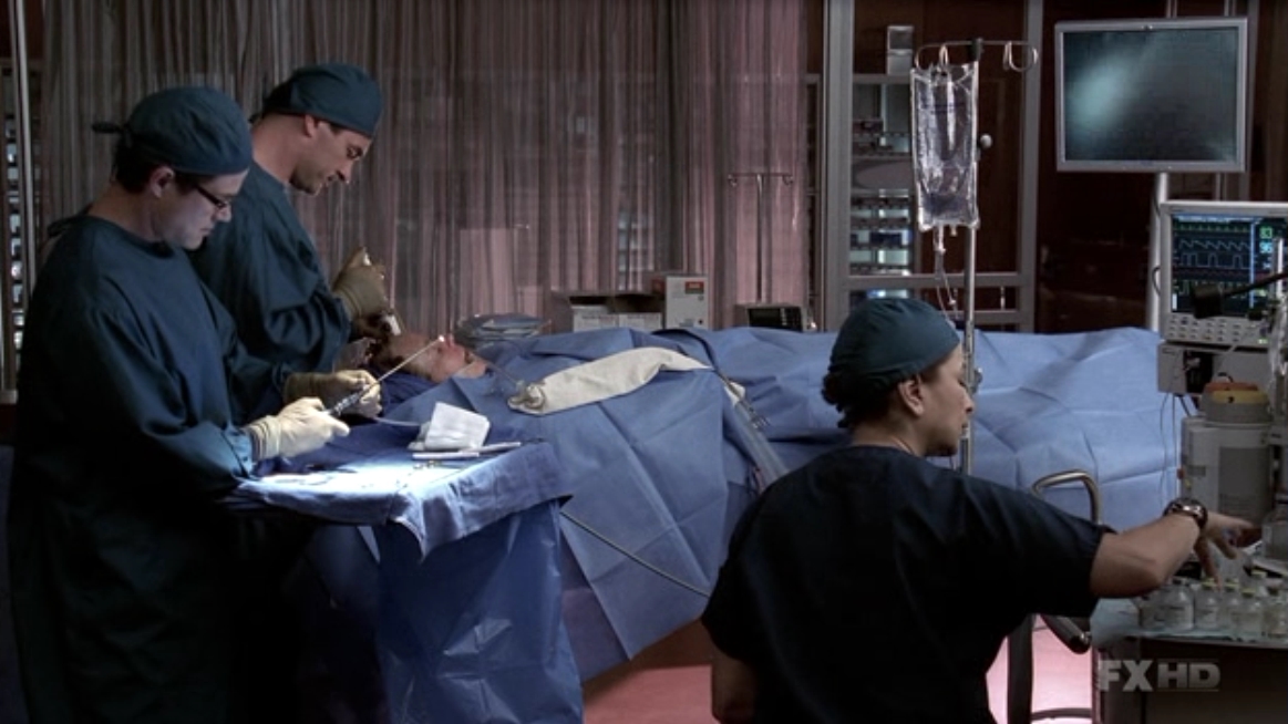 Charmed-Online-dot-NL-NipTuck5x14-1581.jpg
