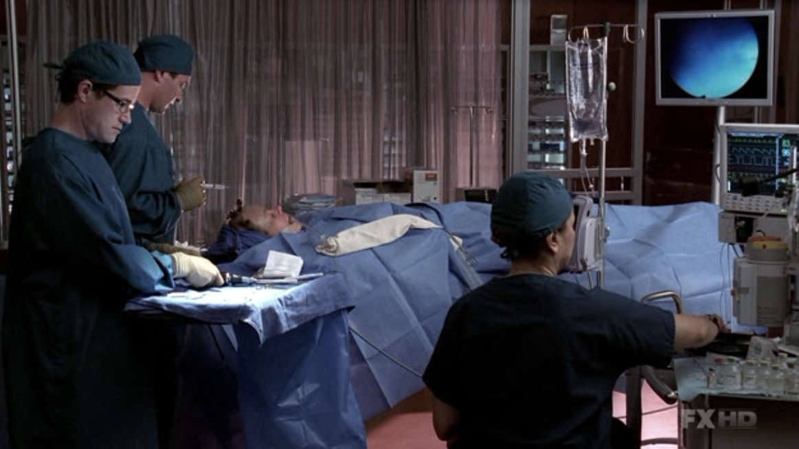 Charmed-Online-dot-NL-NipTuck5x14-1587.jpg