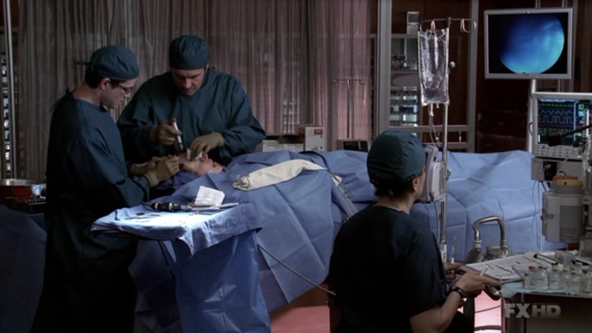 Charmed-Online-dot-NL-NipTuck5x14-1593.jpg