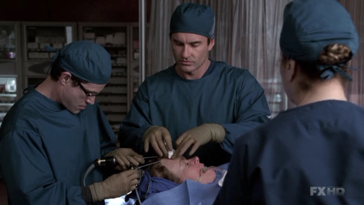 Charmed-Online-dot-NL-NipTuck5x14-1641.jpg