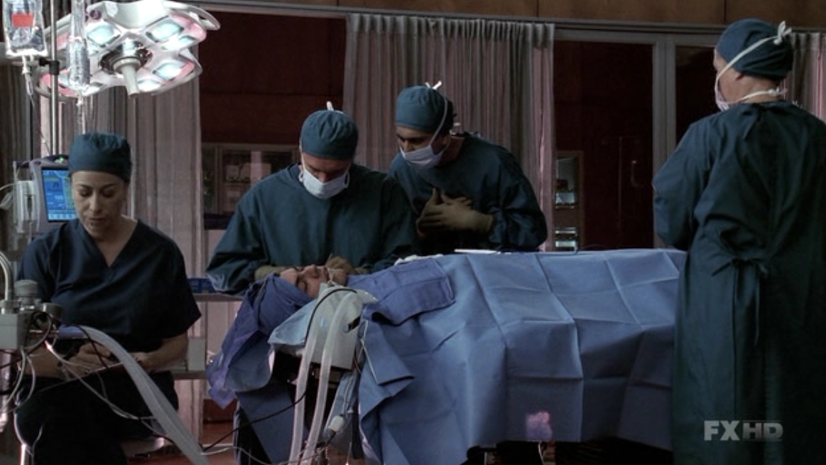 Charmed-Online-dot-NL-NipTuck5x15-1254.jpg