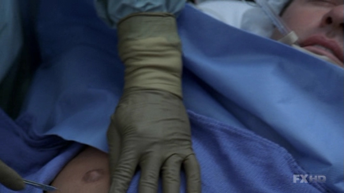Charmed-Online-dot-NL-NipTuck5x15-2082.jpg