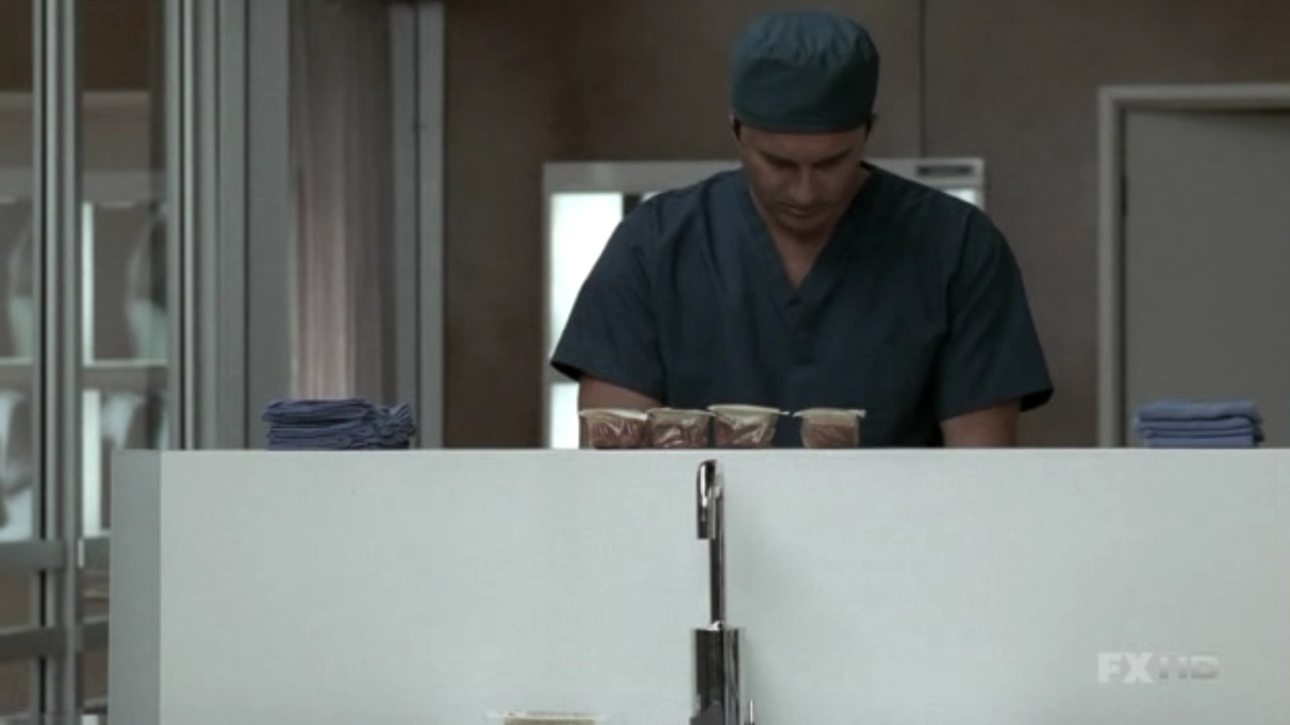 Charmed-Online-dot-NL-NipTuck5x16-0430.jpg
