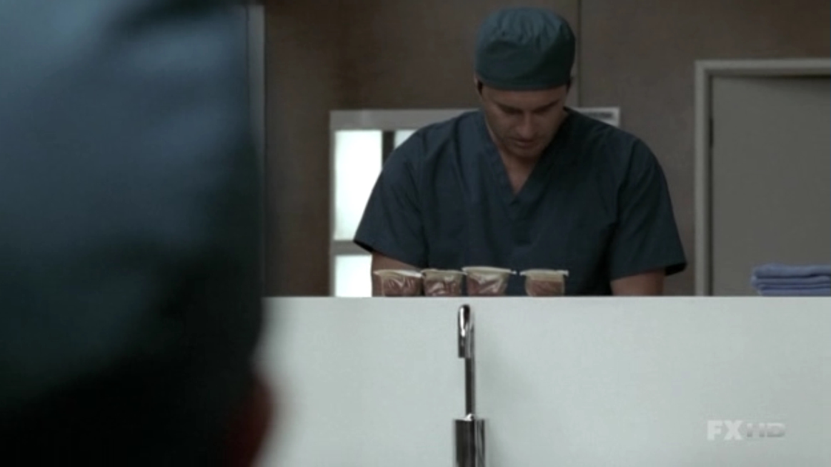 Charmed-Online-dot-NL-NipTuck5x16-0438.jpg