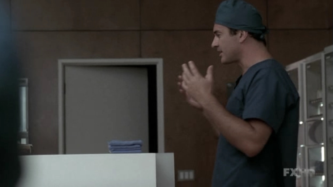 Charmed-Online-dot-NL-NipTuck5x16-0447.jpg
