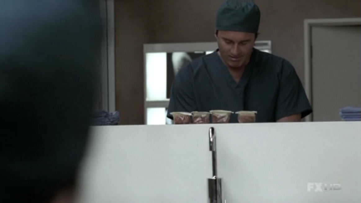 Charmed-Online-dot-NL-NipTuck5x16-0454.jpg