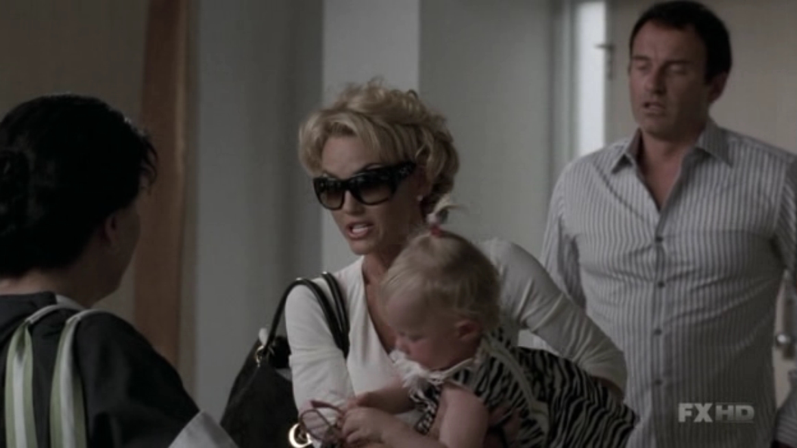 Charmed-Online-dot-NL-NipTuck5x16-0617.jpg