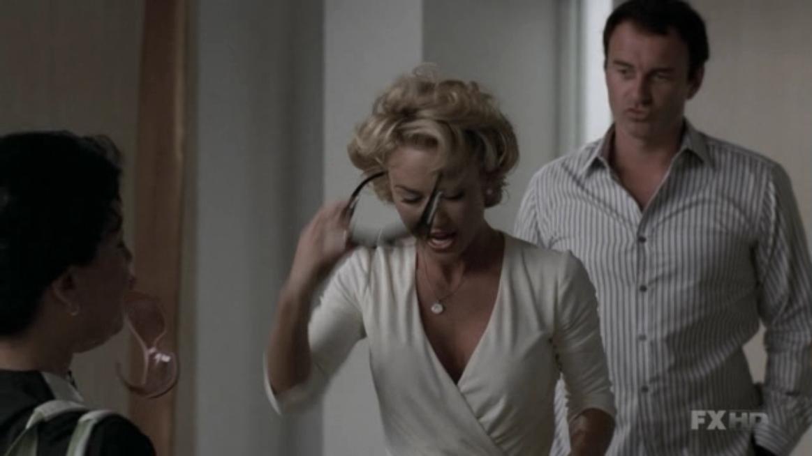 Charmed-Online-dot-NL-NipTuck5x16-0633.jpg