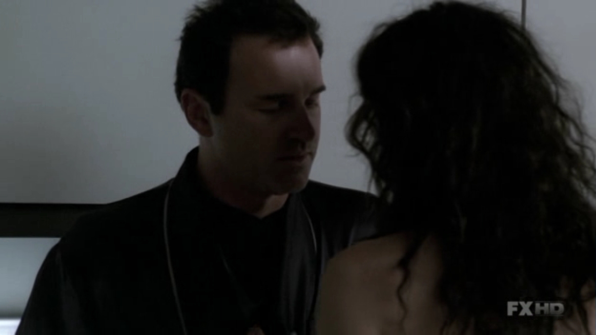 Charmed-Online-dot-NL-NipTuck5x16-1290.jpg