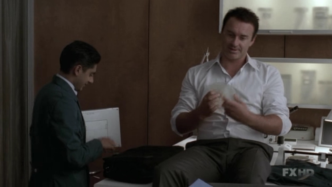 Charmed-Online-dot-NL-NipTuck5x16-1734.jpg