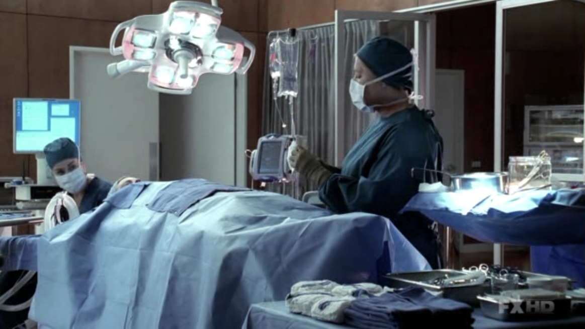 Charmed-Online-dot-NL-NipTuck5x17-1077.jpg