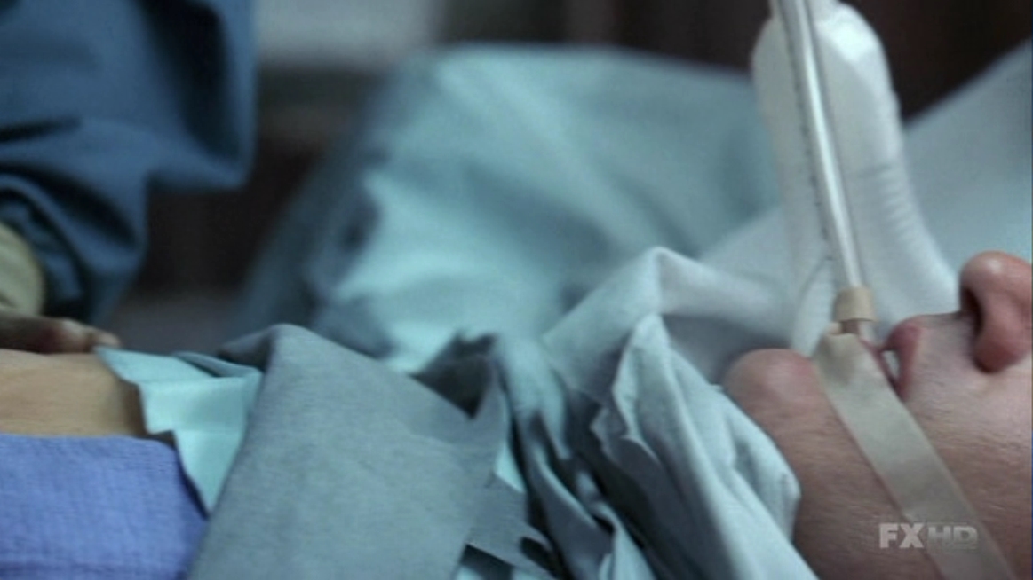 Charmed-Online-dot-NL-NipTuck5x18-0643.jpg