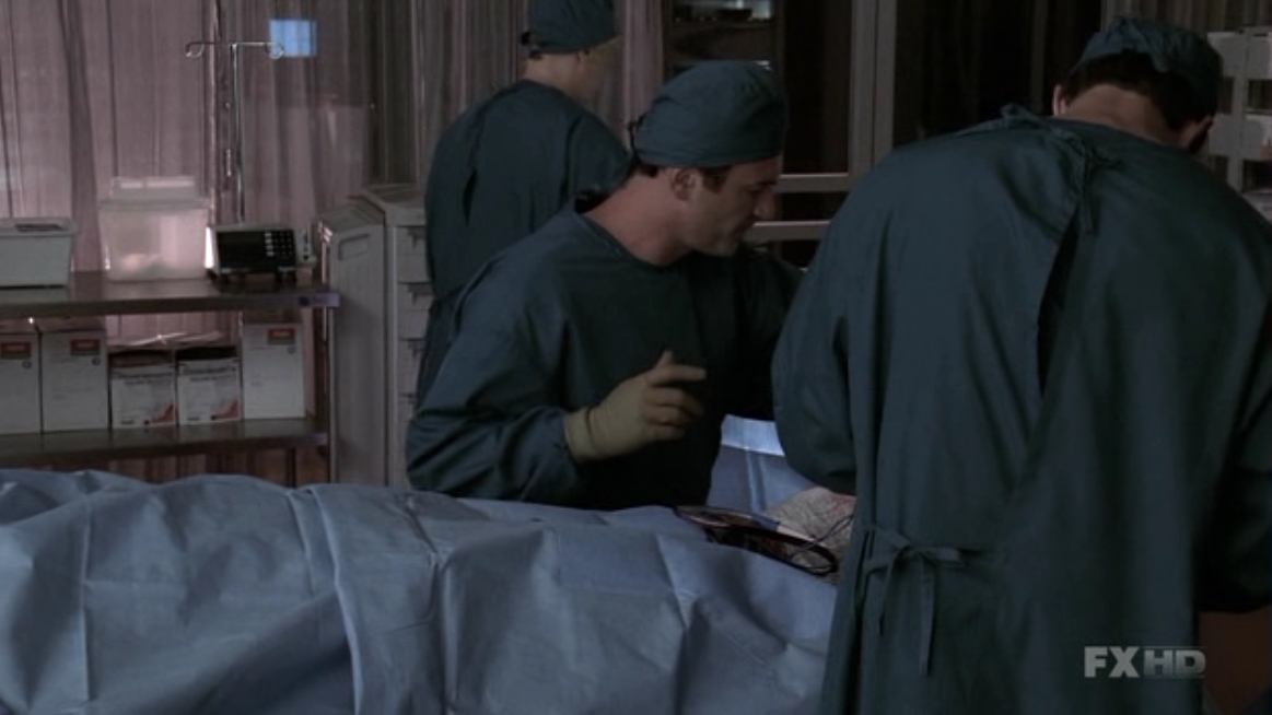 Charmed-Online-dot-NL-NipTuck5x19-0466.jpg