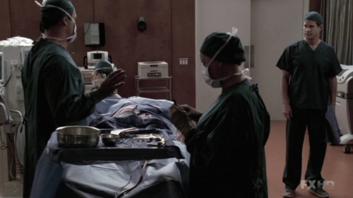 Charmed-Online-dot-NL-NipTuck5x21-0635.jpg