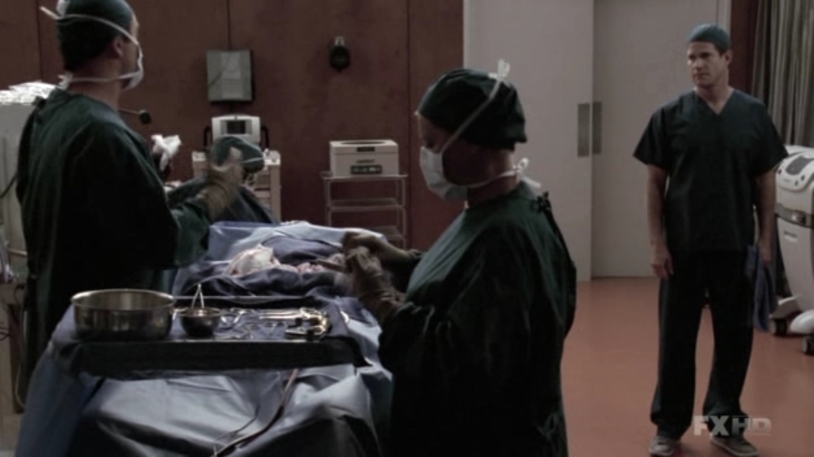 Charmed-Online-dot-NL-NipTuck5x21-0659.jpg