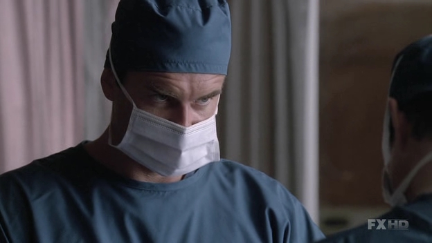 Charmed-Online-dot-NL-NipTuck6x01-1110.jpg