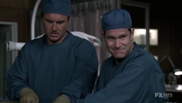 Charmed-Online-dot-NL-NipTuck6x01-2300.jpg