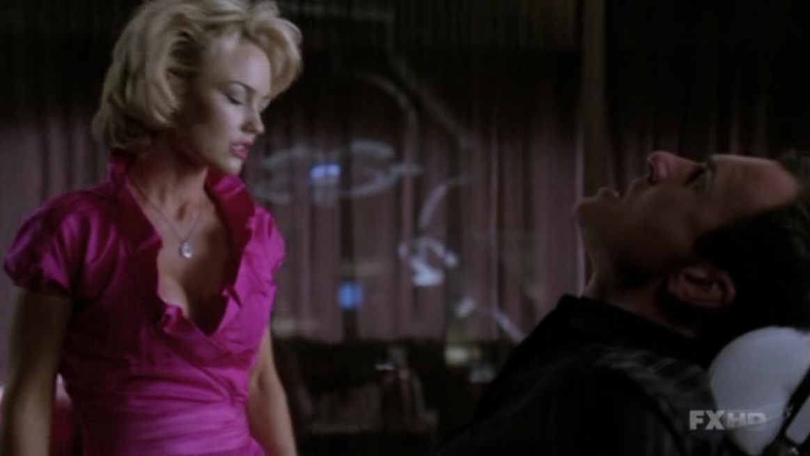 Charmed-Online-dot-NL-NipTuck6x02-1196.jpg