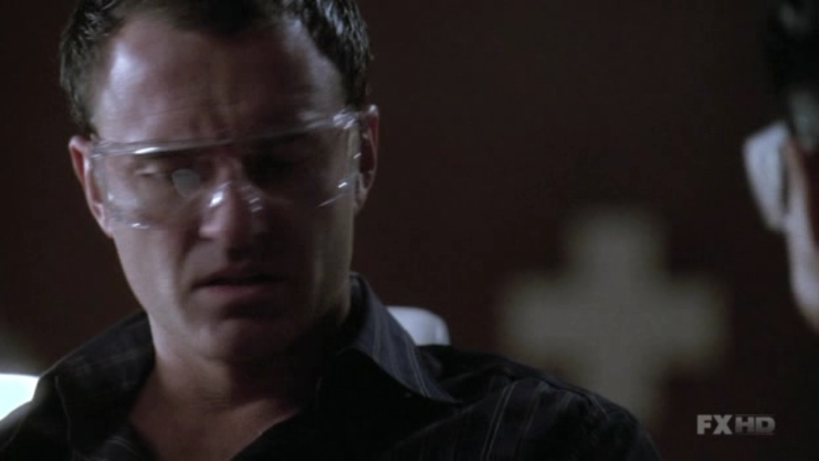 Charmed-Online-dot-NL-NipTuck6x02-1338.jpg