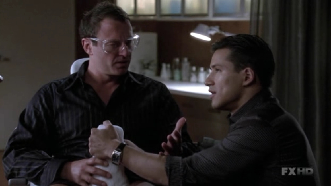 Charmed-Online-dot-NL-NipTuck6x02-1345.jpg
