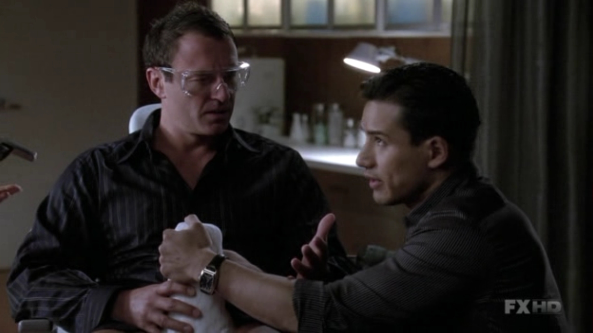 Charmed-Online-dot-NL-NipTuck6x02-1347.jpg