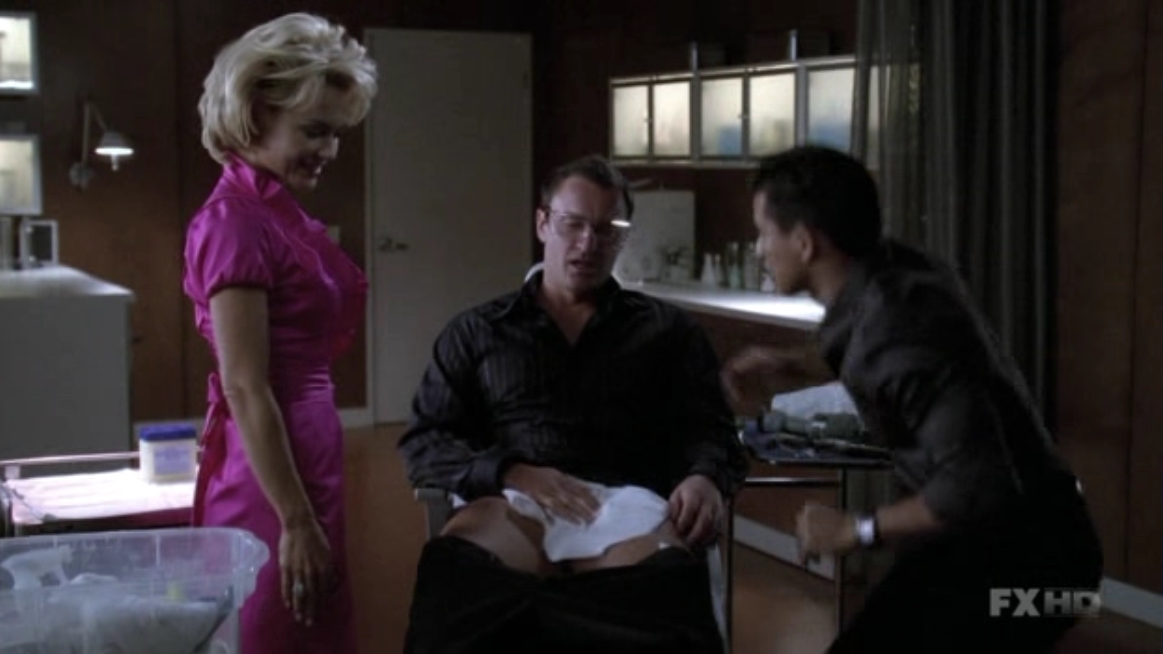 Charmed-Online-dot-NL-NipTuck6x02-1394.jpg