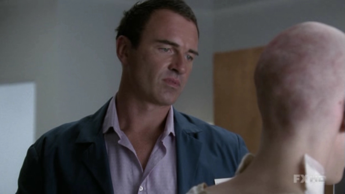 Charmed-Online-dot-NL-NipTuck6x02-1754.jpg