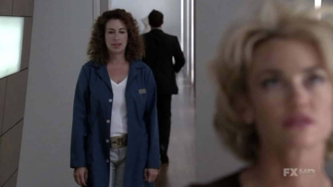Charmed-Online-dot-NL-NipTuck6x02-1940.jpg