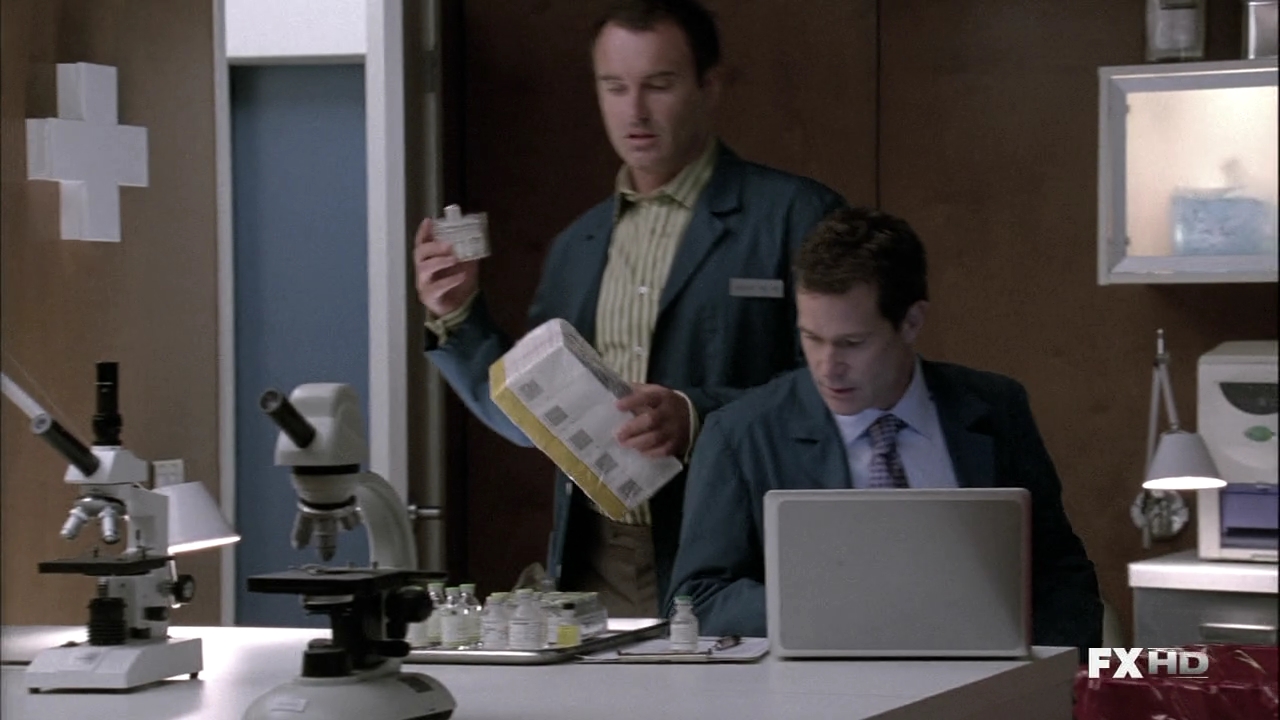 Charmed-Online-dot-NL-NipTuck6x04-0321.jpg