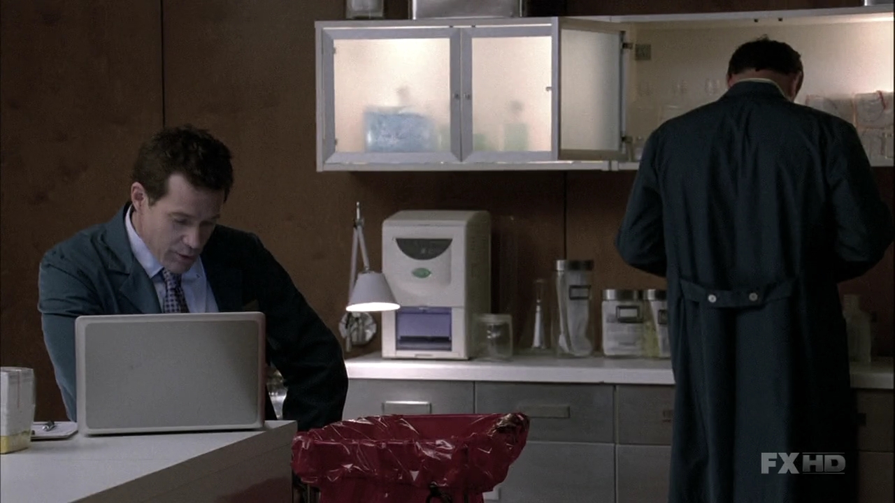 Charmed-Online-dot-NL-NipTuck6x04-0334.jpg