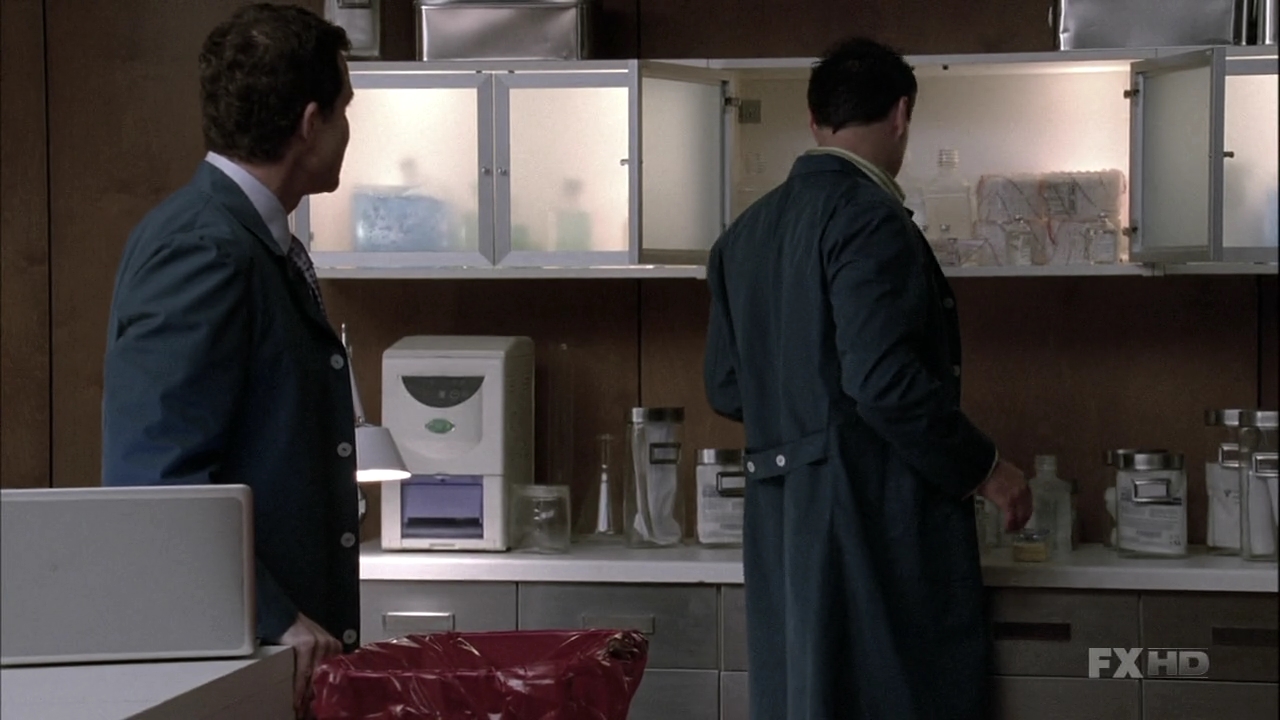 Charmed-Online-dot-NL-NipTuck6x04-0375.jpg
