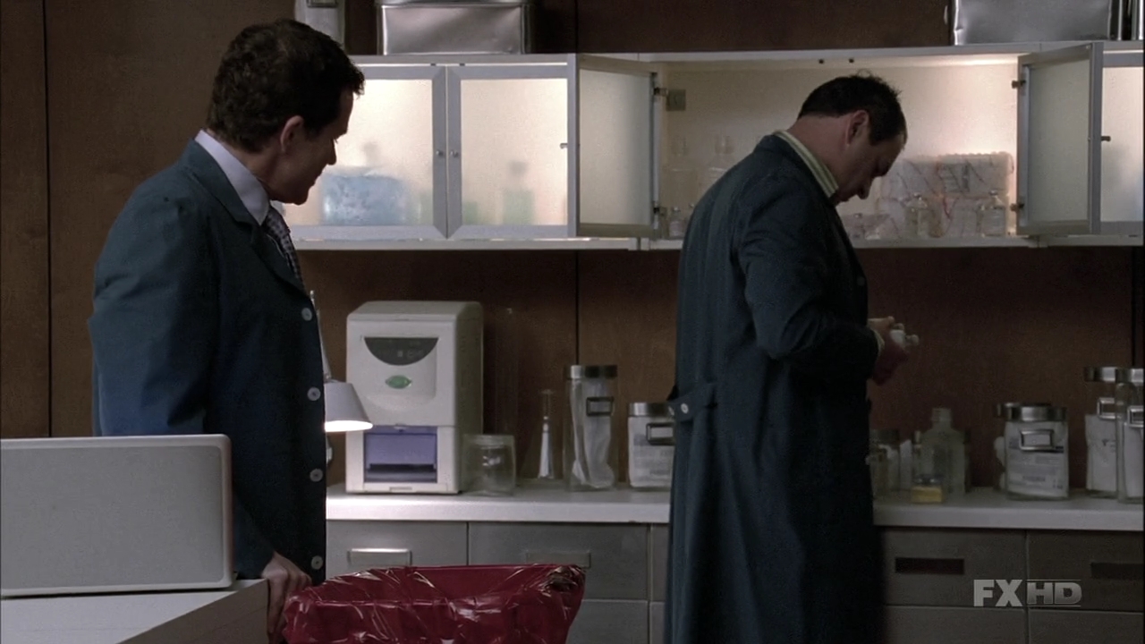 Charmed-Online-dot-NL-NipTuck6x04-0389.jpg