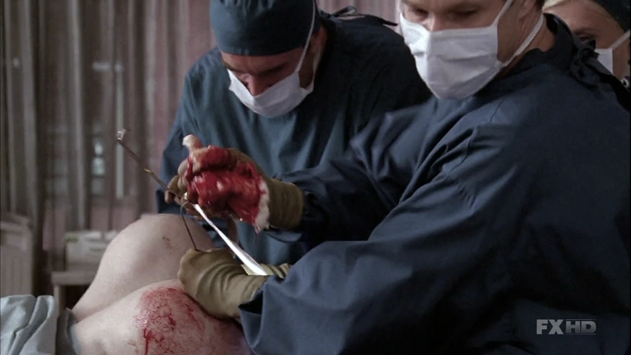 Charmed-Online-dot-NL-NipTuck6x04-1503.jpg