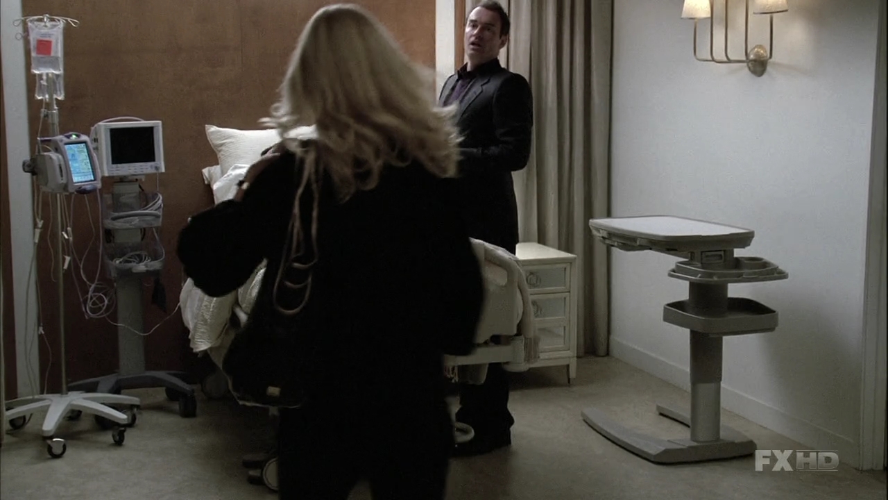 Charmed-Online-dot-NL-NipTuck6x05-0314.jpg