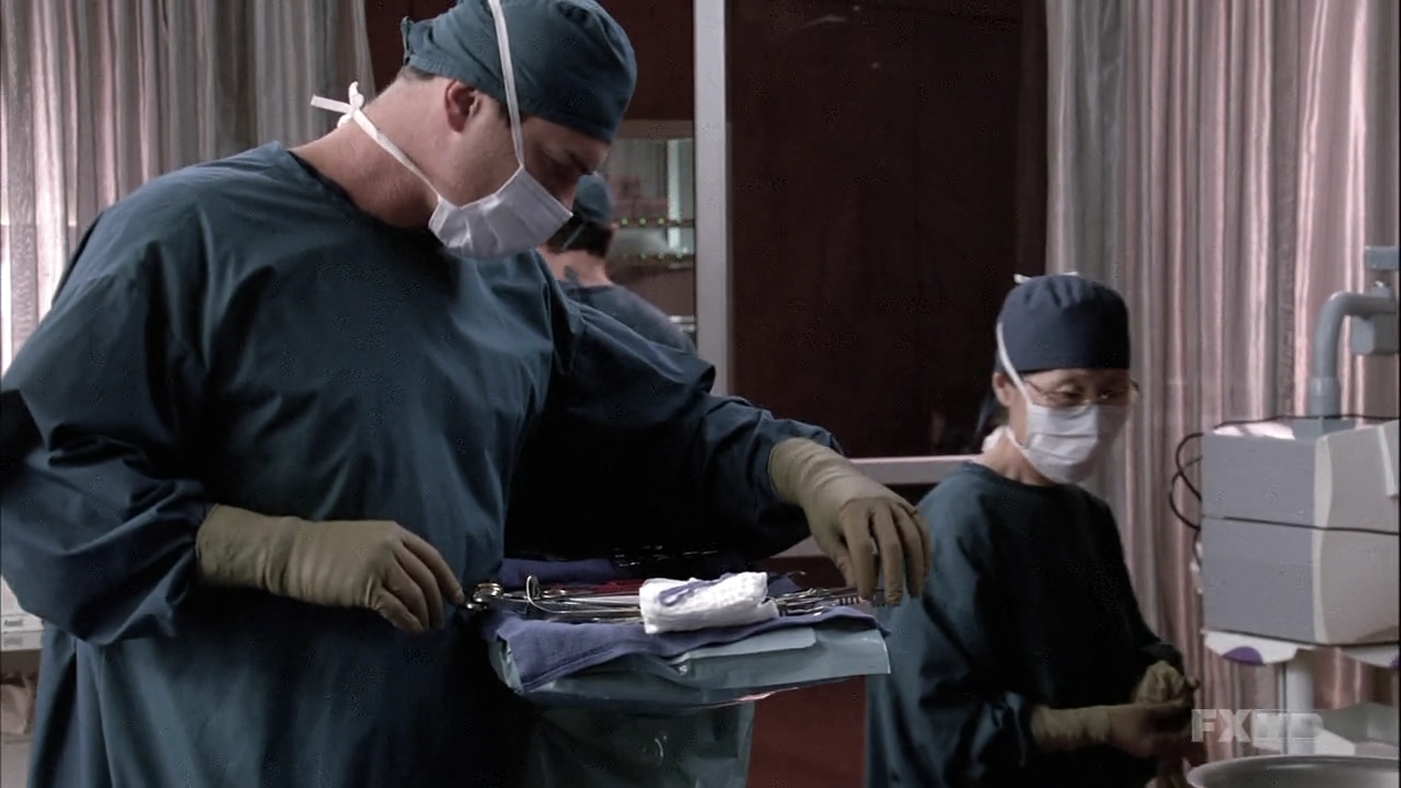 Charmed-Online-dot-NL-NipTuck6x05-0757.jpg