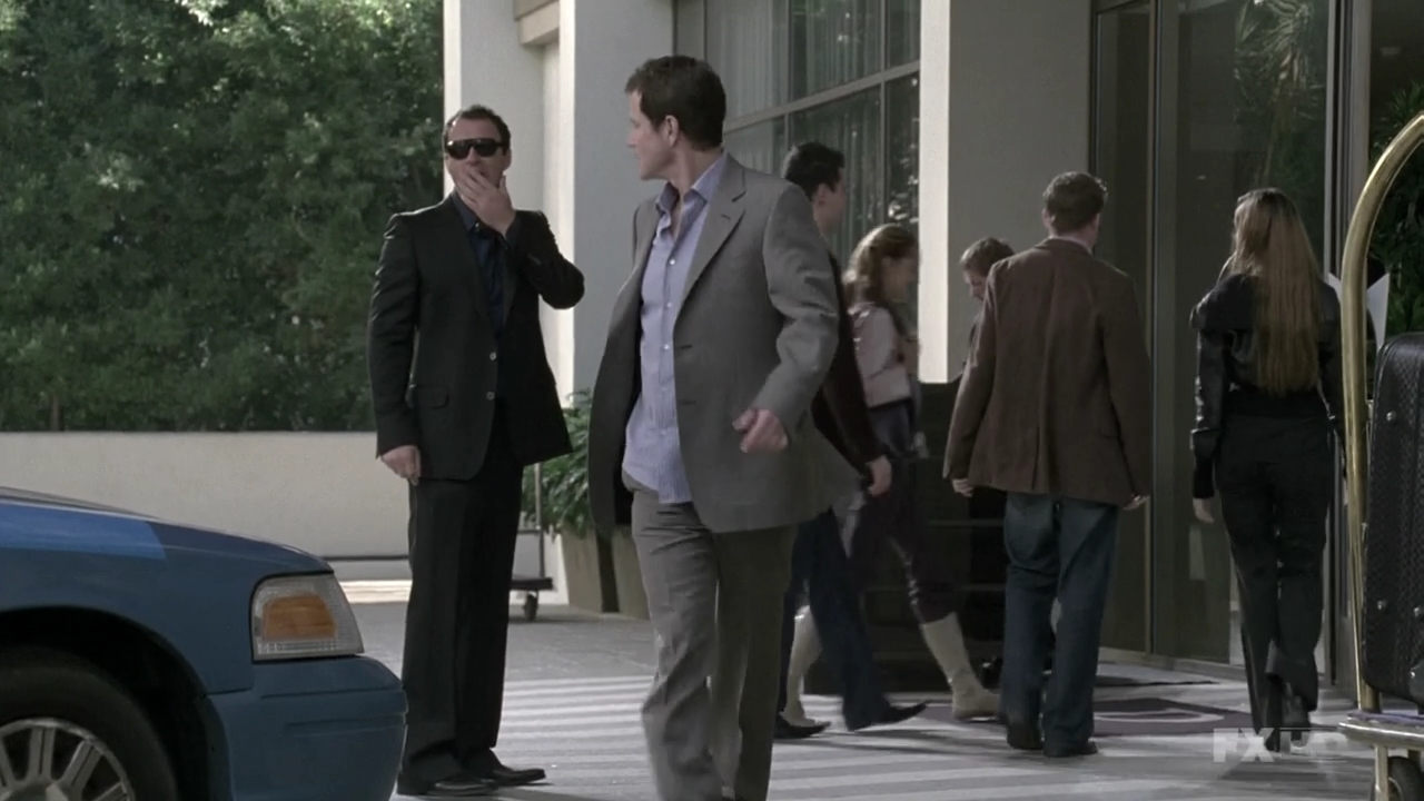 Charmed-Online-dot-NL-NipTuck6x06-0421.jpg