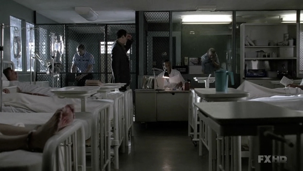 Charmed-Online-dot-NL-NipTuck6x07-1167.jpg