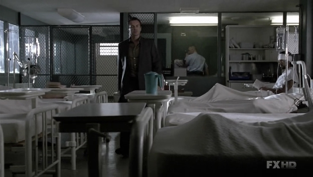 Charmed-Online-dot-NL-NipTuck6x07-1172.jpg