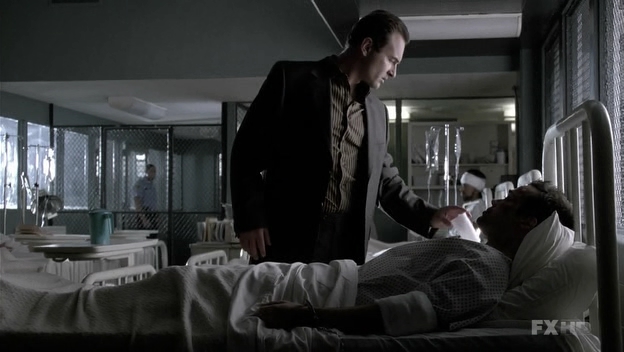 Charmed-Online-dot-NL-NipTuck6x07-1201.jpg