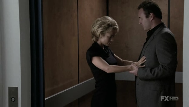 Charmed-Online-dot-NL-NipTuck6x08-0439.jpg