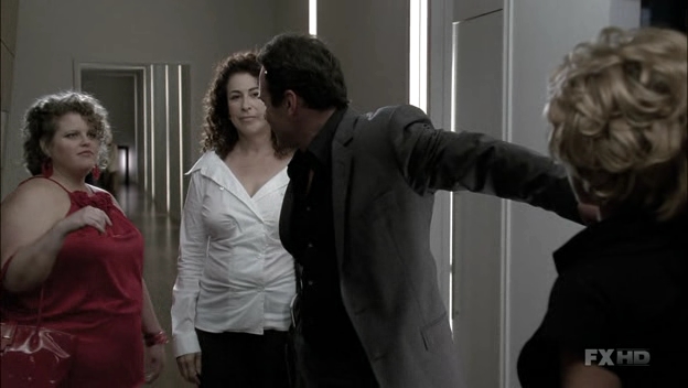 Charmed-Online-dot-NL-NipTuck6x08-0460.jpg