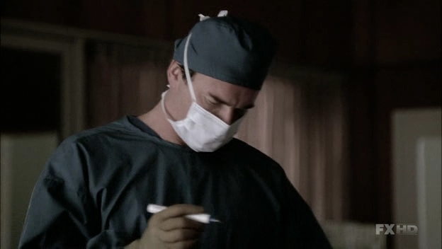 Charmed-Online-dot-NL-NipTuck6x08-0918.jpg
