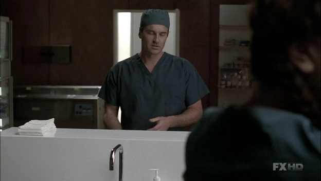Charmed-Online-dot-NL-NipTuck6x08-1669.jpg