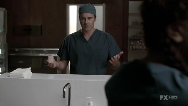 Charmed-Online-dot-NL-NipTuck6x08-1670.jpg