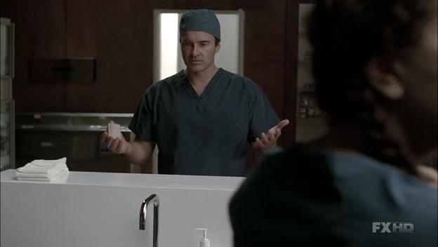 Charmed-Online-dot-NL-NipTuck6x08-1671.jpg