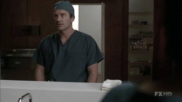 Charmed-Online-dot-NL-NipTuck6x08-1678.jpg