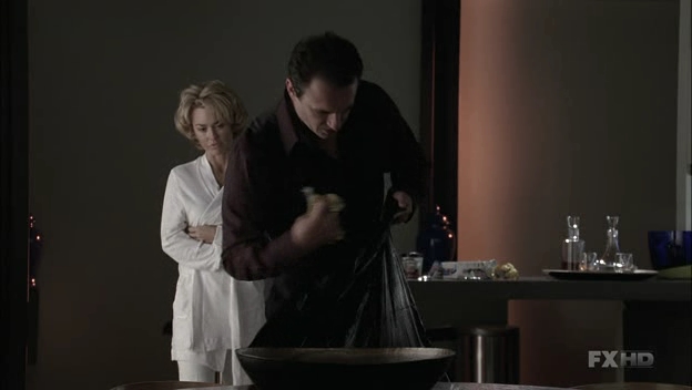 Charmed-Online-dot-NL-NipTuck6x08-1950.jpg