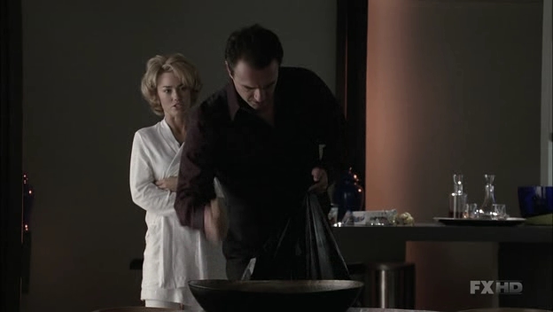 Charmed-Online-dot-NL-NipTuck6x08-1951.jpg