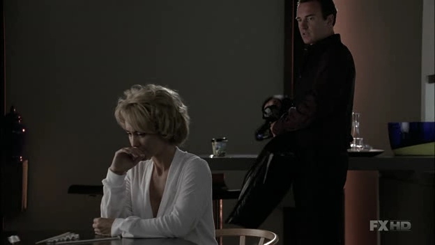 Charmed-Online-dot-NL-NipTuck6x08-1979.jpg