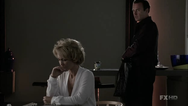 Charmed-Online-dot-NL-NipTuck6x08-1980.jpg